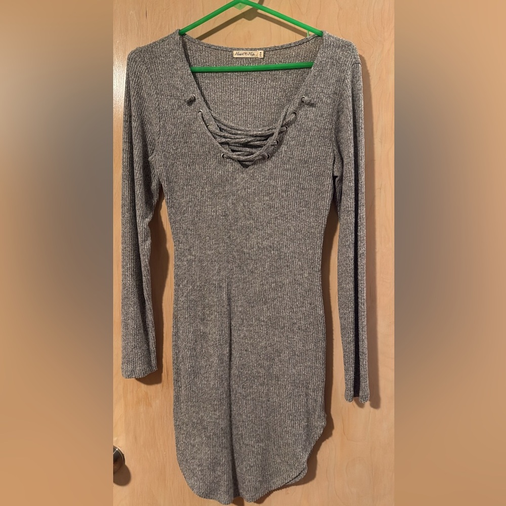 Elegant Gray Ribbed Midi Dress